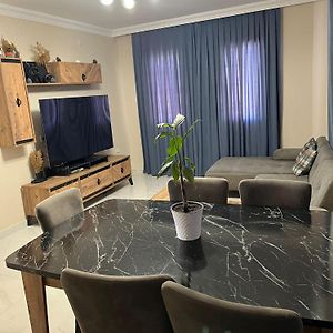 Appartement met Vijf Slaapkamers